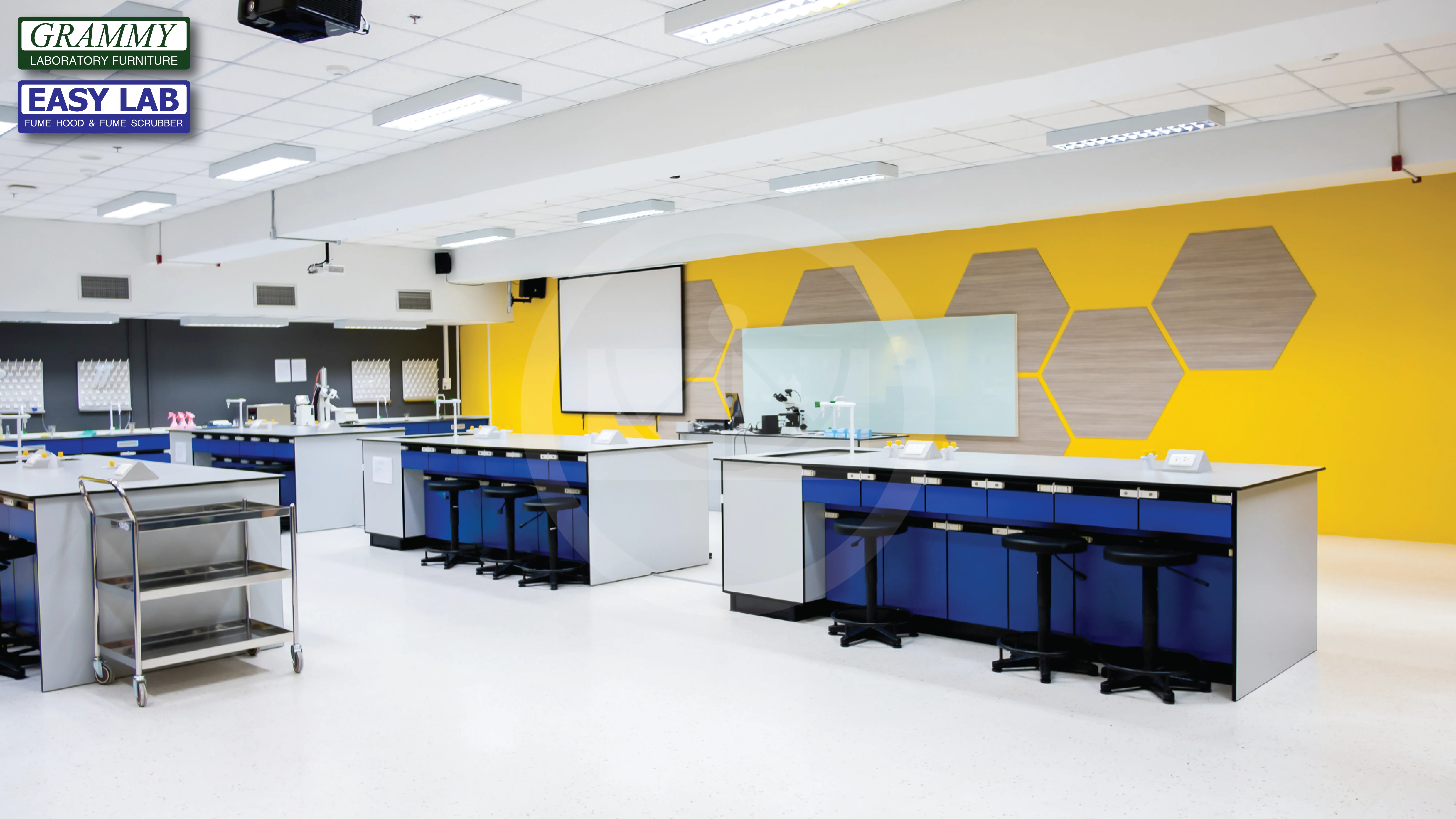 ติดตั้งโต๊ะปฏิบัติการ GRAMMY & ตู้ดูดควัน EASY LAB